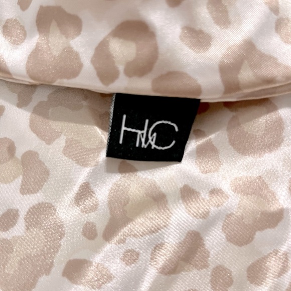 LEOPARD PRINT SATIN SLEEP SET PILLOWCASE AND EYE MASK BUNDLE - Picture 2 of 5